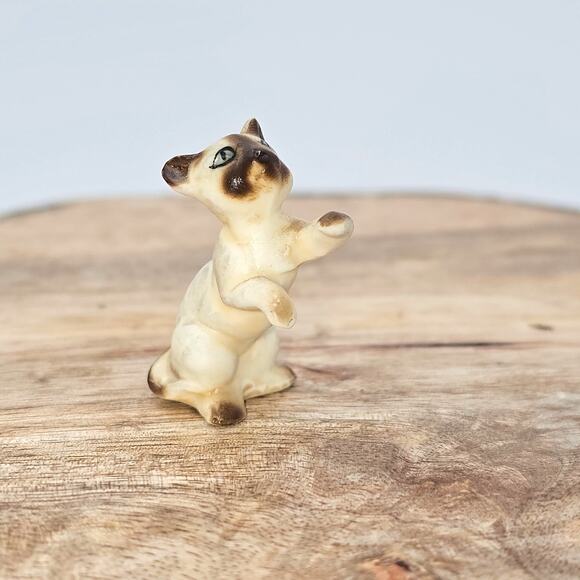 Tiny Dollhouse Vintage Siamese Cat Ceramic Miniature Figurine - Picture 1 of 5